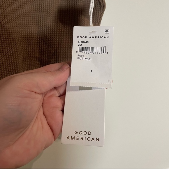 Good American NWT Essentials Thermal Cut 90s Tank in Putty001 - Picture 8 of 10